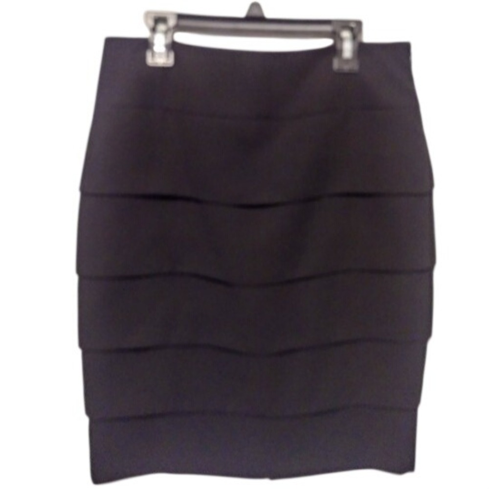 Jones Studio Separates Black Tiered Pencil Skirt Size 4 Professional Office Wear
